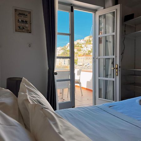 In Hydra Apartment Exterior photo