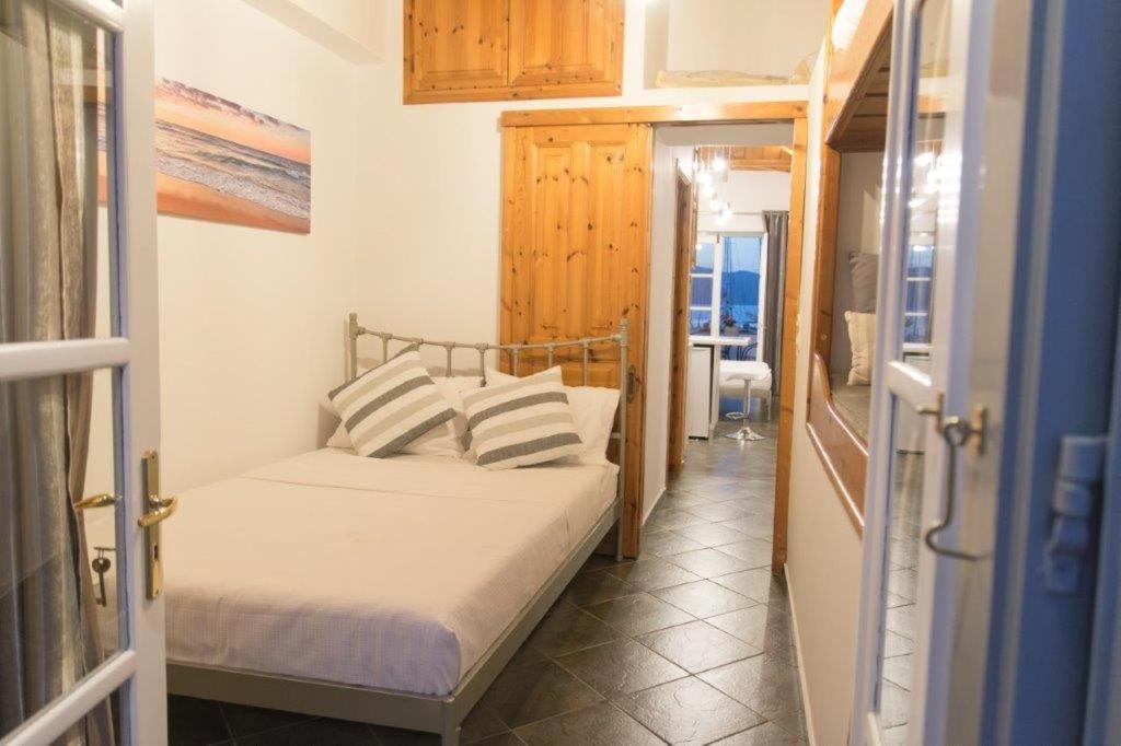 In Hydra Apartment Exterior photo