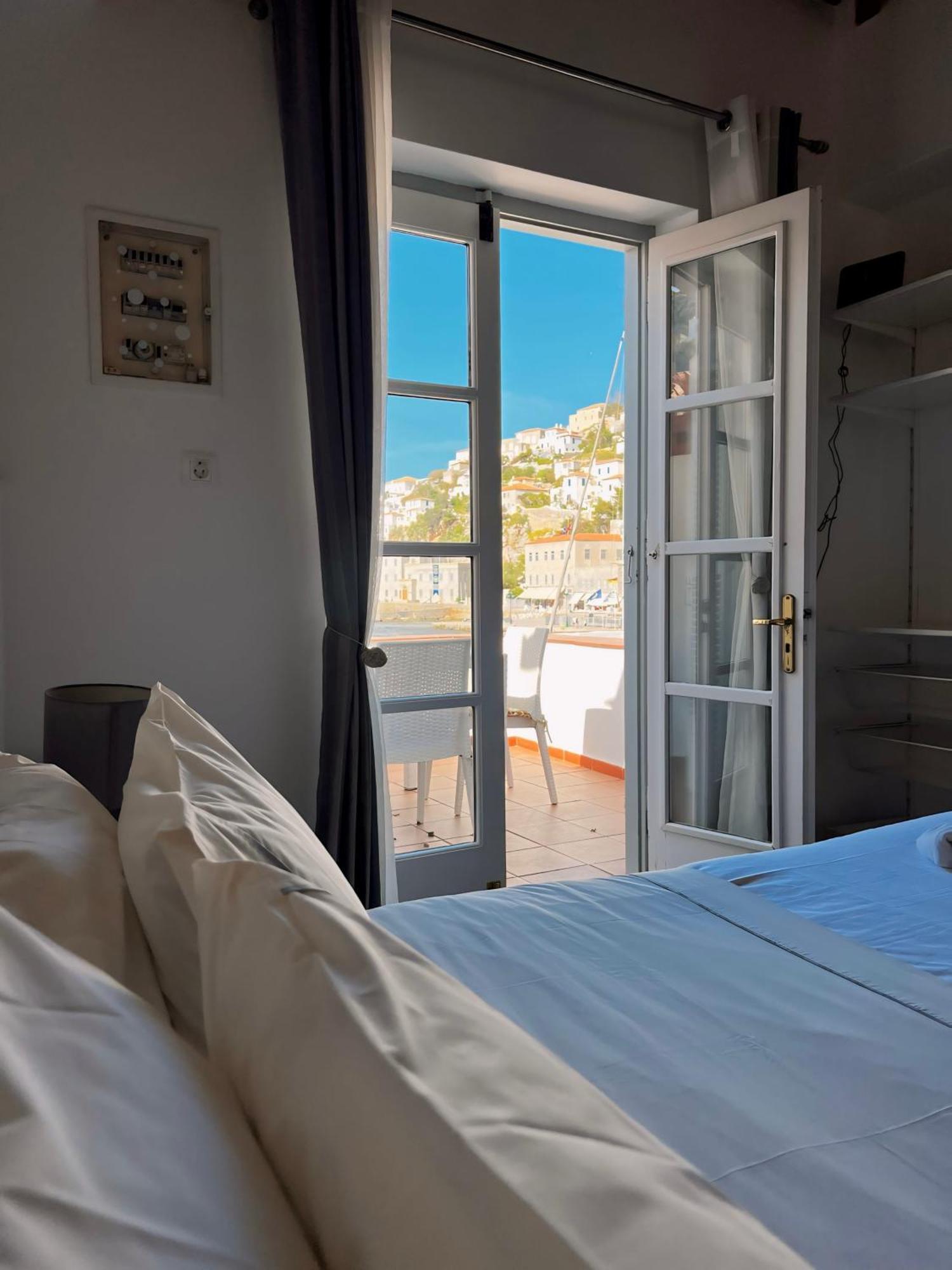 In Hydra Apartment Exterior photo