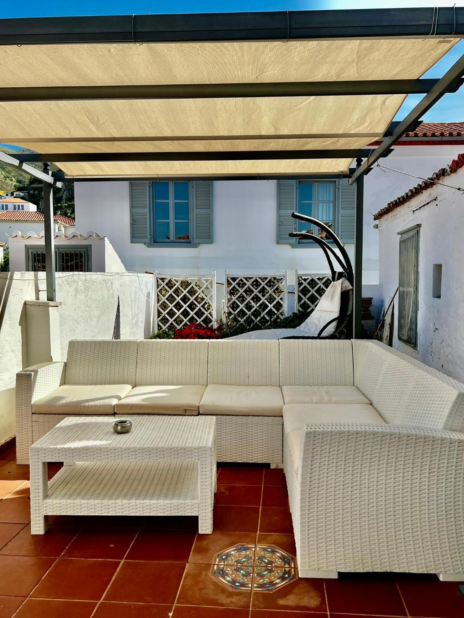 In Hydra Apartment Exterior photo